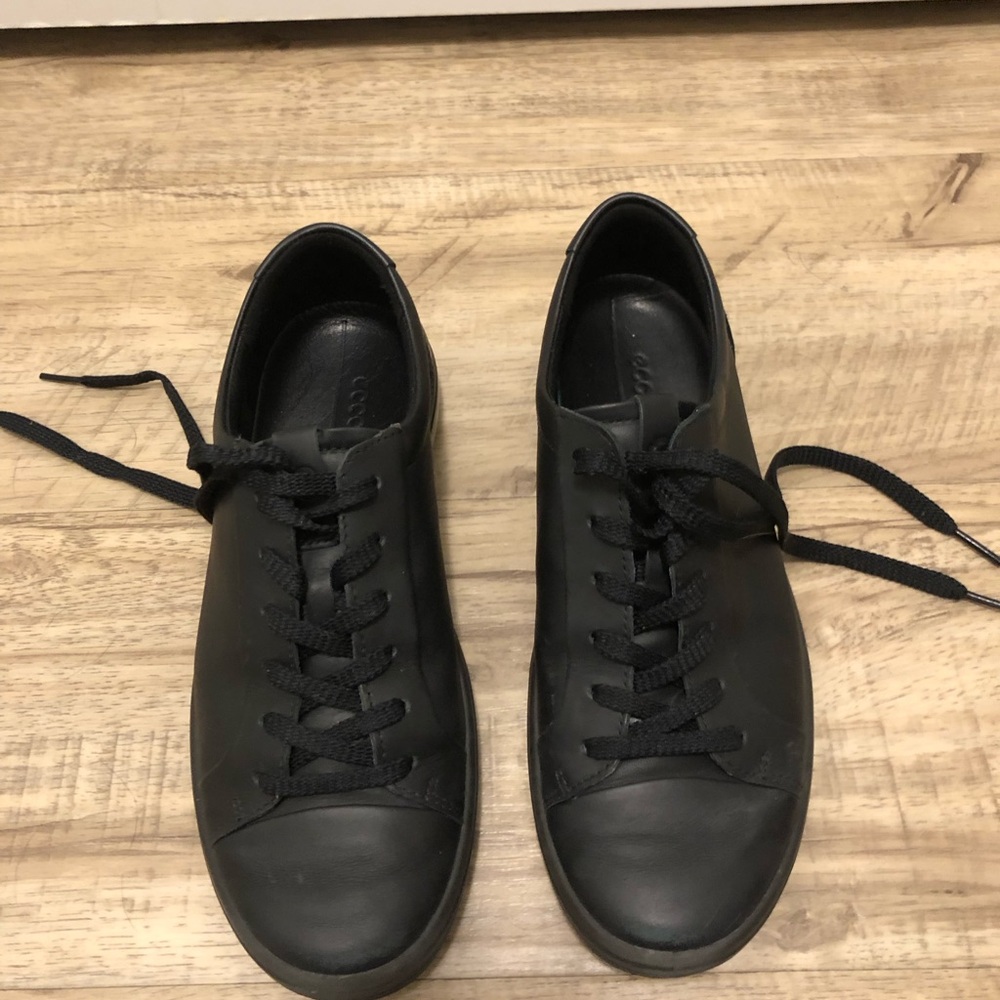 Black Sneakers